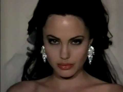 Den Film Angelina Jolie Gia von Mediafire herunterladen